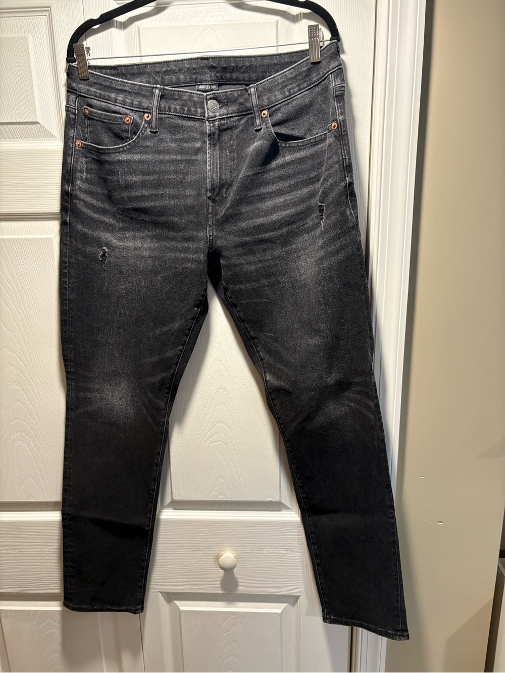 American Eagle Outfitters Men's Black Washed Slim Straight Jeans